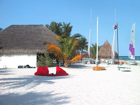 Foto Der weiße Sandstrand der Malediven - 